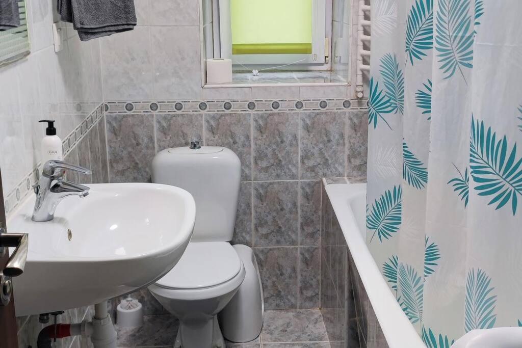 Two Room Apartment In A Prestigious Location Варшава Екстер'єр фото