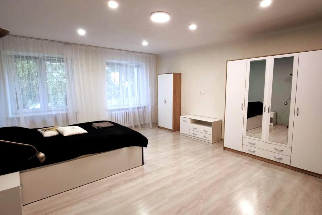 Two Room Apartment In A Prestigious Location Варшава Екстер'єр фото